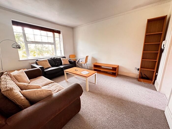 2 Bedroom Flat For Sale In Halton Road, London, N1