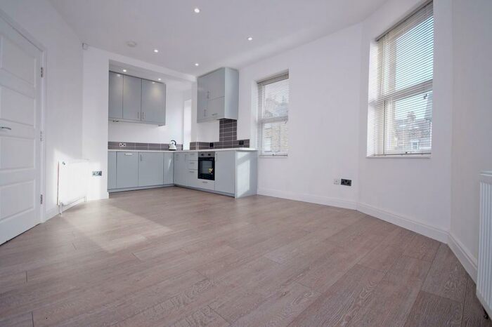 1 Bedroom Apartment To Rent In Mayfield Grove, Harrogate, HG1