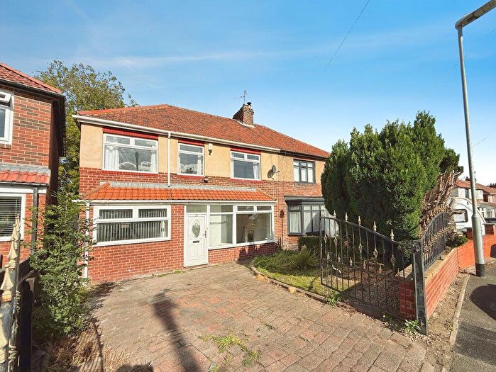 4 Bedroom Semi-Detached House For Sale In Elsdon Gardens, Gateshead, NE11