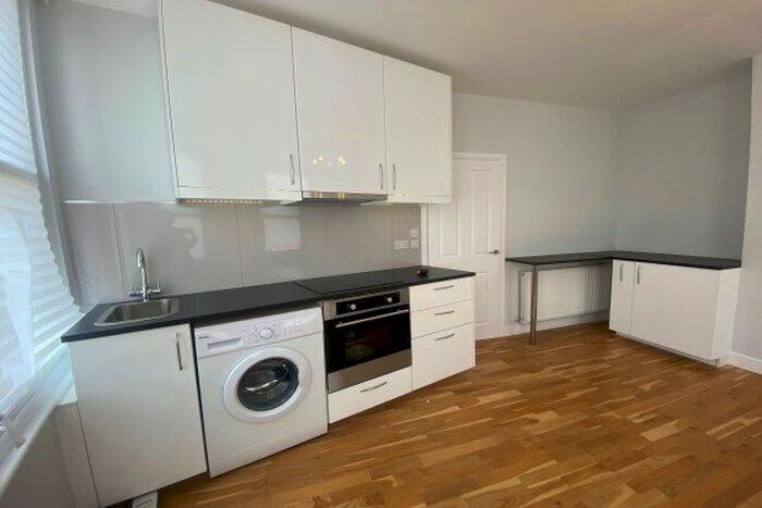1 Bedroom Flat To Rent In East Street, Bristol, BS3