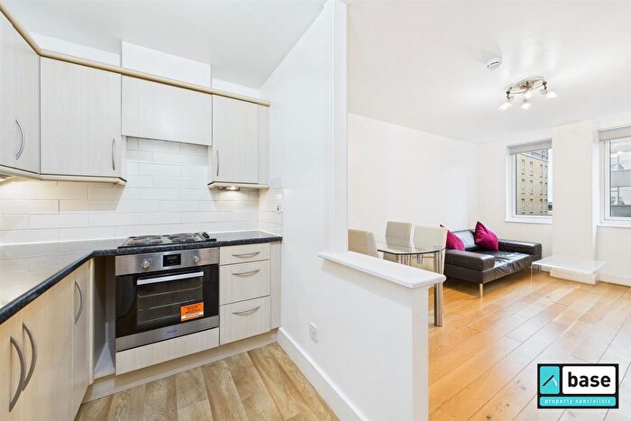 2 Bedroom Flat To Rent In Commercial Road, London, E1