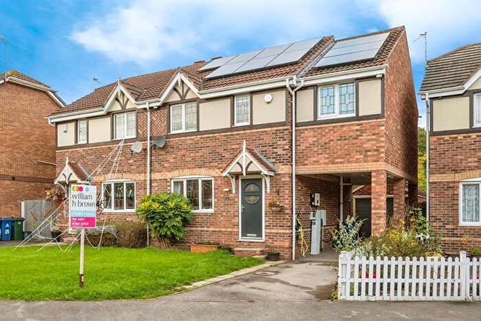 4 Bedroom Semi-detached House For Sale In Harvest Close, Balby, Doncaster, DN4