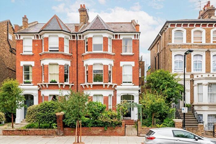 2 Bedroom Flat To Rent In St. Quintin Avenue, North Kensington, W10