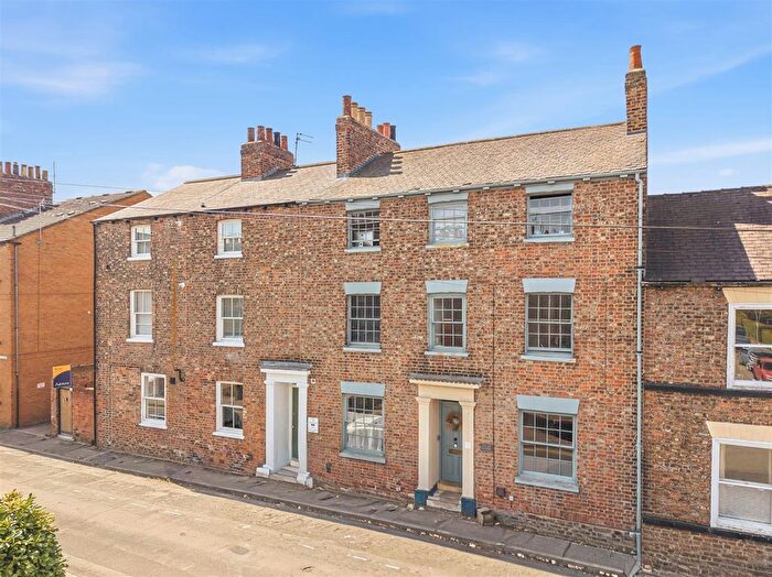 2 Bedroom Flat To Rent In Top Floor, Cygnet Street, York, YO23