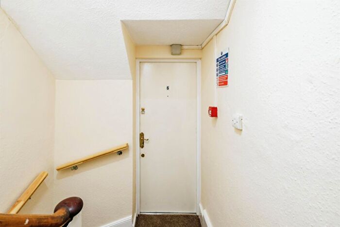 1 Bedroom Apartment For Sale In Rowlands Road, Worthing, BN11