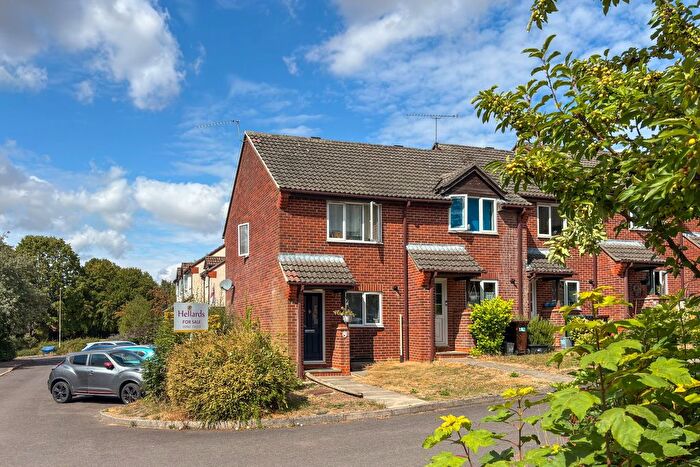 2 Bedroom End Terrace House For Sale In Orchard Close, Alresford, SO24
