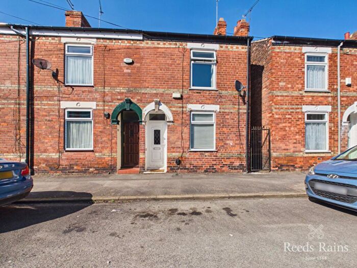 2 Bedroom End Of Terrace House For Sale In Reynoldson Street, Hull, East Yorkshire, HU5
