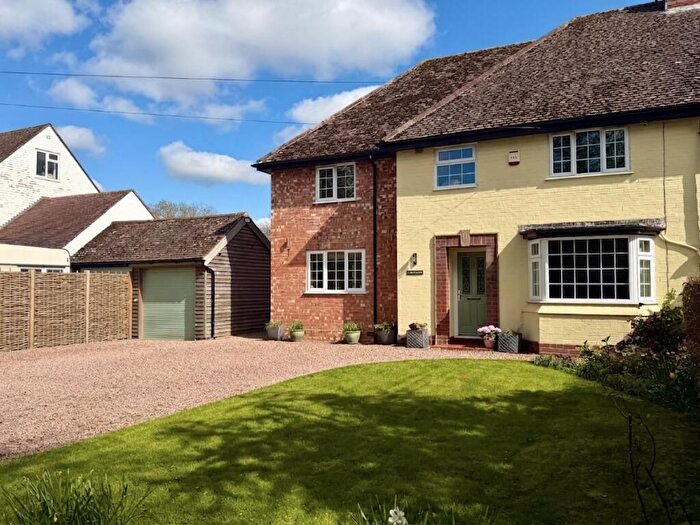 3 Bedroom House For Sale In Conifer Walk, Hereford, HR4