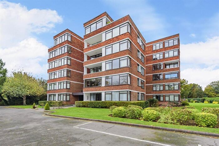 3 Bedroom Apartment To Rent In Ray Mead Road, Maidenhead, SL6