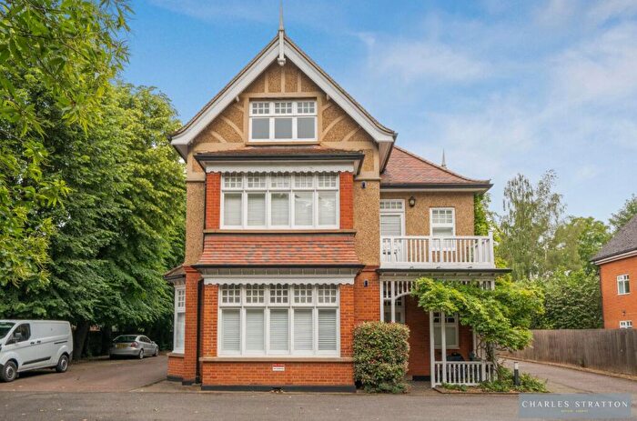 2 Bedroom Flat For Sale In Kingswood Lodge, Gidea Park, RM2