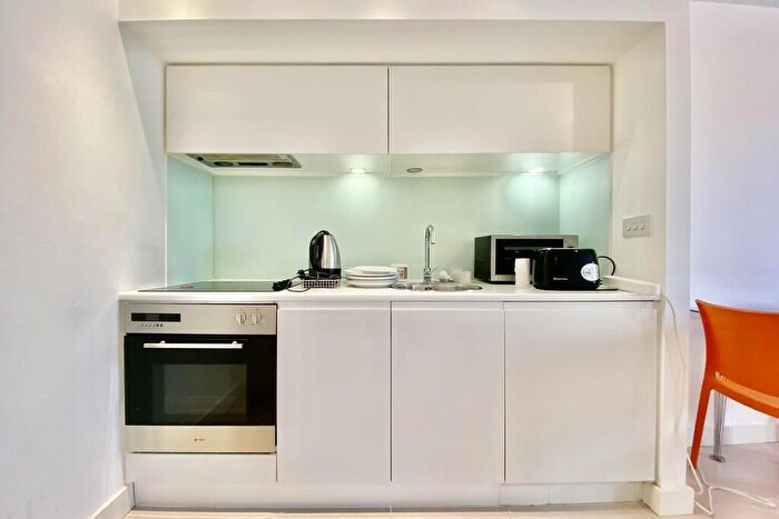 Apartment To Rent In Manor Mils, Ingram Street, LS11