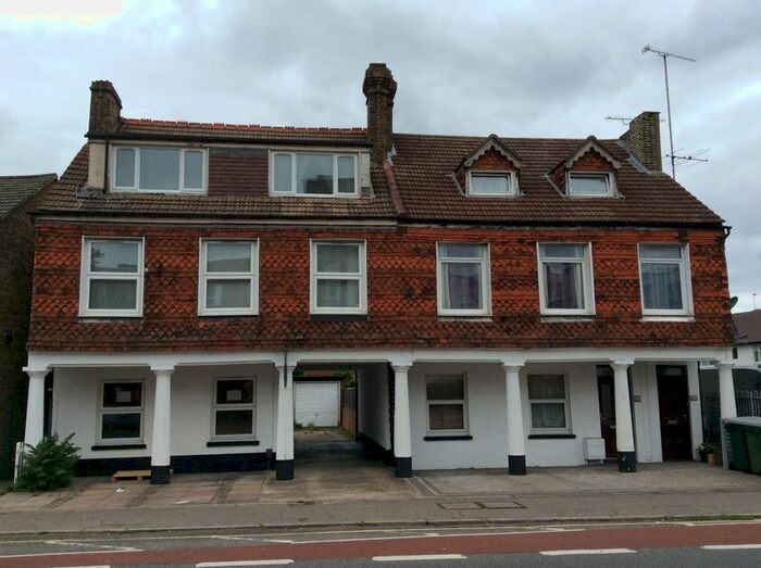 1 Bedroom Flat To Rent In Staines Road West, Sunbury-On-Thames, TW16