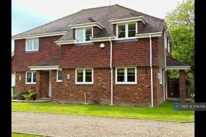 3 Bedroom Semi-Detached House To Rent In Kingsnorth Cottages, Ulcombe, Maidstone, ME17