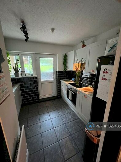 2 Bedroom Flat To Rent In Amethyst Road, Cardiff, CF5