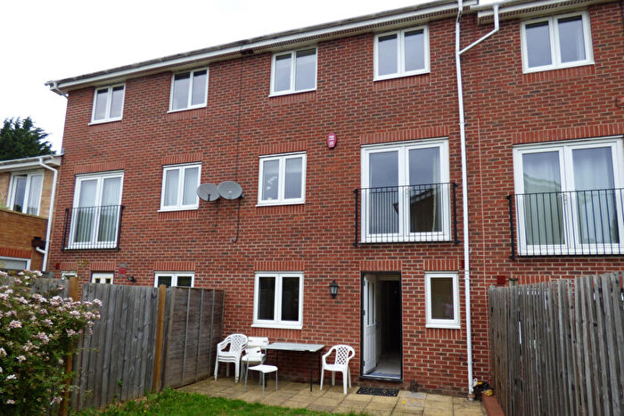4 Bedroom Terraced House To Rent In Primrose Close, Wardown Park, LU3
