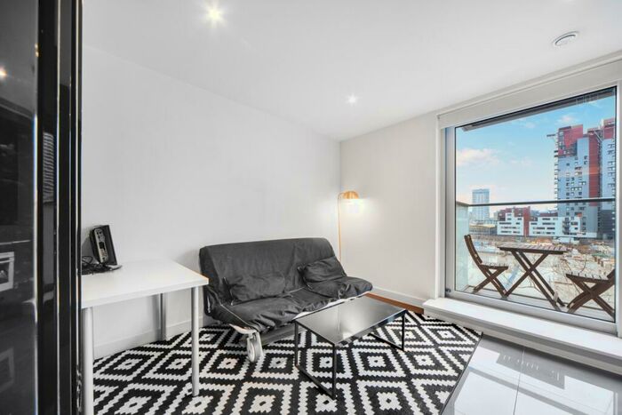 Studio To Rent In Pan Peninsula Square, West Tower, Canary Wharf, E14