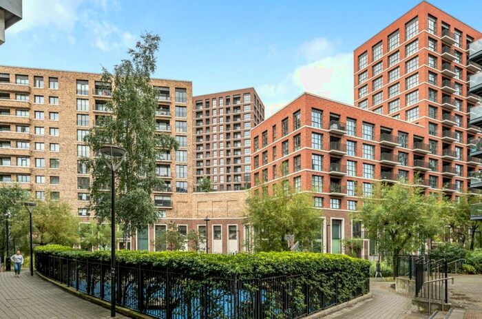 3 Bedroom Apartment To Rent In Surrey Quays Road, London, SE16