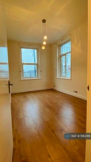 2 Bedroom End Of Terrace House To Rent In Green Lanes, London, N4