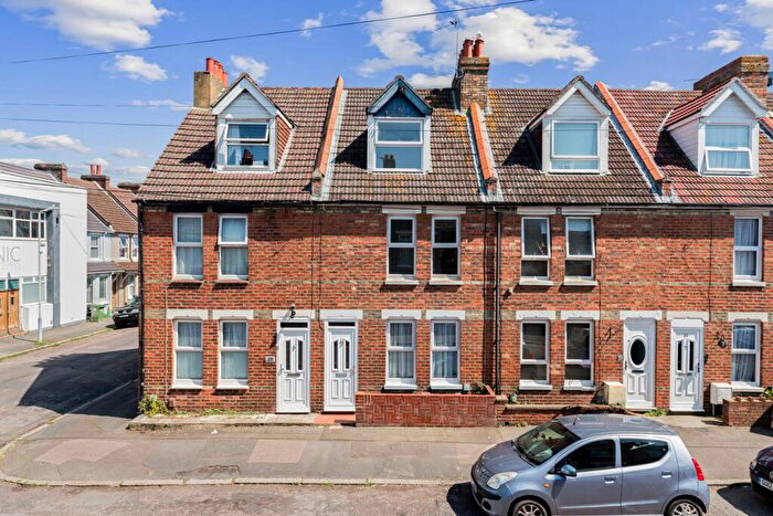 4 Bedroom Terraced House For Sale In Gladstone Road, Folkestone, CT19