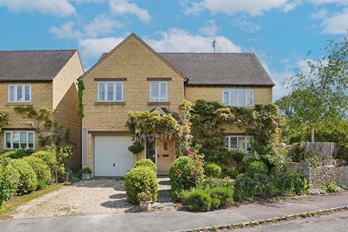 3 Bedroom Detached House For Sale In Glebelands, Bampton, OX18