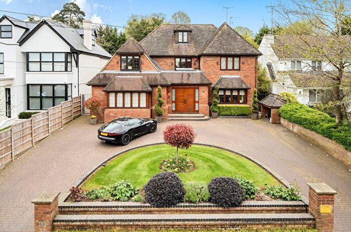 5 Bedroom Detached House For Sale In Prowse Avenue, Bushey Heath, WD23