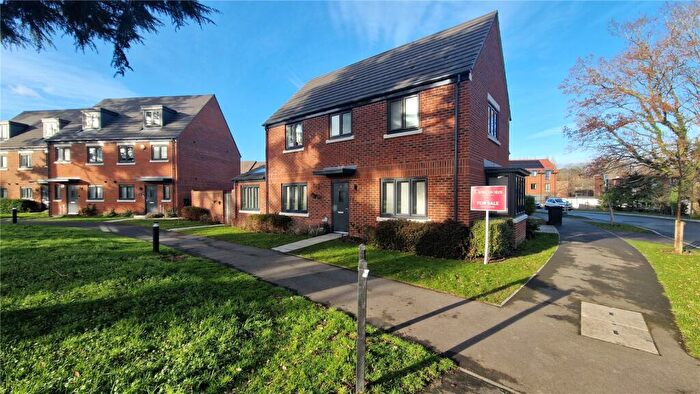 3 Bedroom Detached House For Sale In Joseph Walk, Ottershaw, Chertsey, KT16