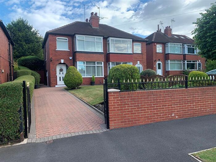 3 Bedroom Semi Detached House For Sale In Primrose Lane, Halton, Leeds, LS15