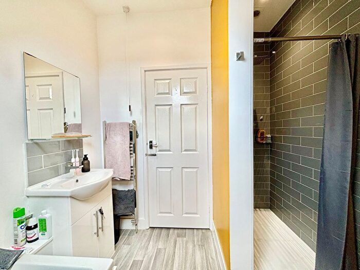 2 Bedroom Flat For Sale In Chepbourne Road, Bexhill-On-Sea, TN40