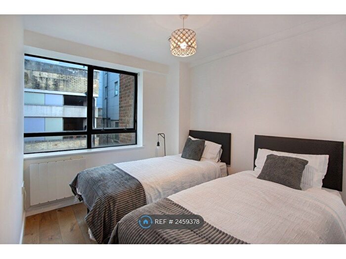 2 Bedroom Flat To Rent In Scarbrook Road, Croydon, CR0