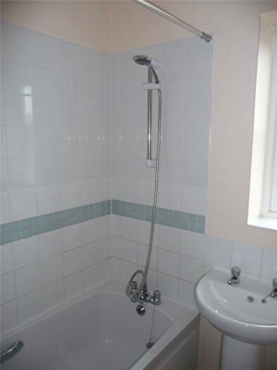 2 Bedroom Flat For Sale In Gatehouse Court, Taunton, TA1