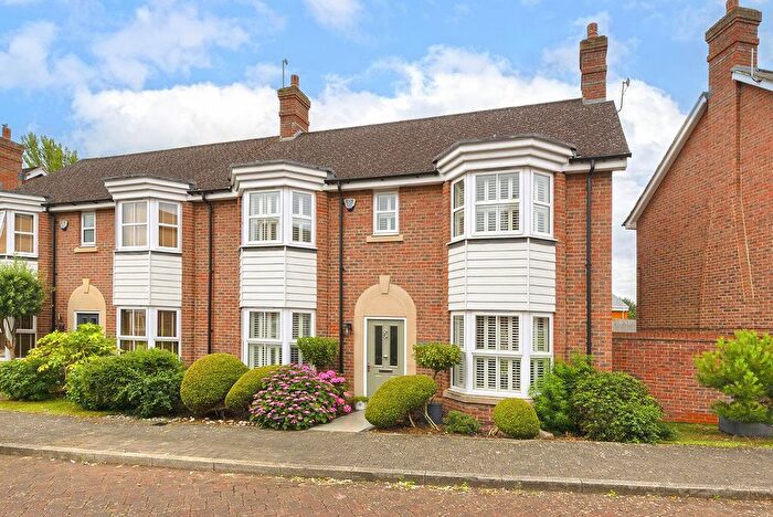 4 Bedroom Semi-Detached House For Sale In Atlas Close, Kings Hill, ME19