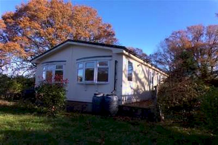 2 Bedroom Bungalow To Rent In Linwood, BH24