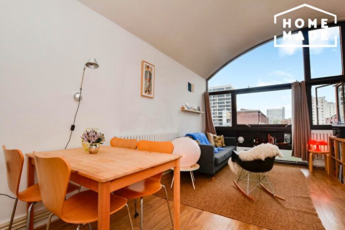 1 Bedroom Flat To Rent In Crescent House, Golden Lane Estate, EC1Y