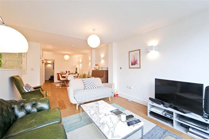 2 Bedroom Apartment To Rent In Highbury Hill, Highbury, London, N5