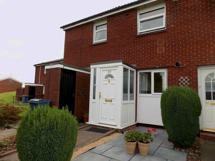 2 Bedroom Apartment To Rent In Bell Close, Stafford, ST16