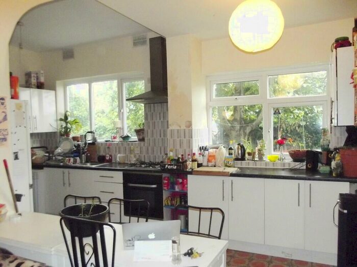 7 Bedroom Semi-Detached House To Rent In Park Range, Rusholme, Manchester, M14