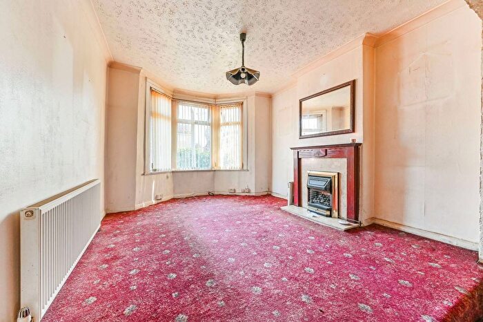 2 Bedroom Property For Sale In Ladbrooke Road, South Norwood, London, SE25