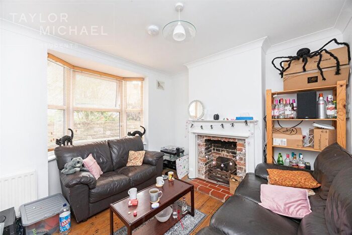 4 Bedroom Terraced House To Rent In Whichelo Place, Brighton, BN2