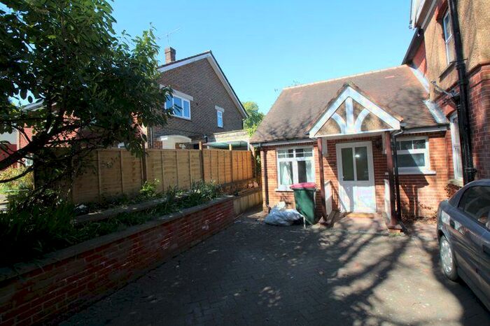 1 Bedroom Semi-Detached House To Rent In Horsham Road, Crawley, RH11