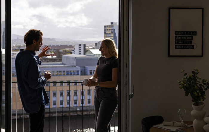 Apartment To Rent In Dockside, Edinburgh, EH6