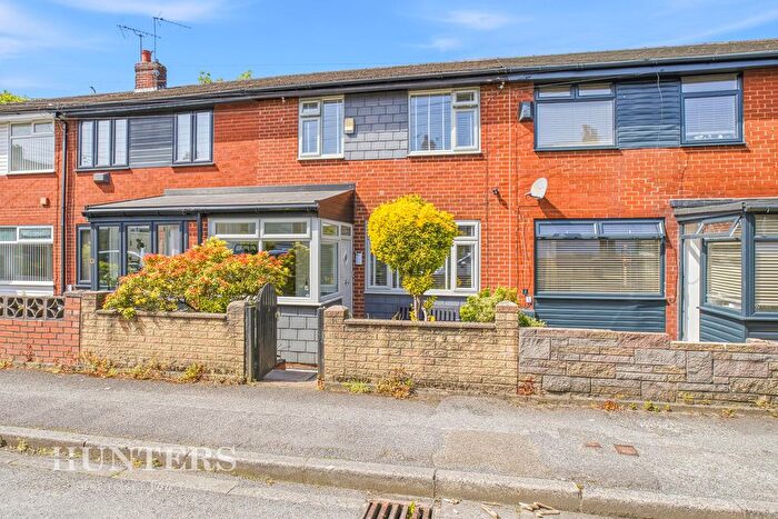 3 Bedroom Town House For Sale In Whitland Drive, Oldham, OL8