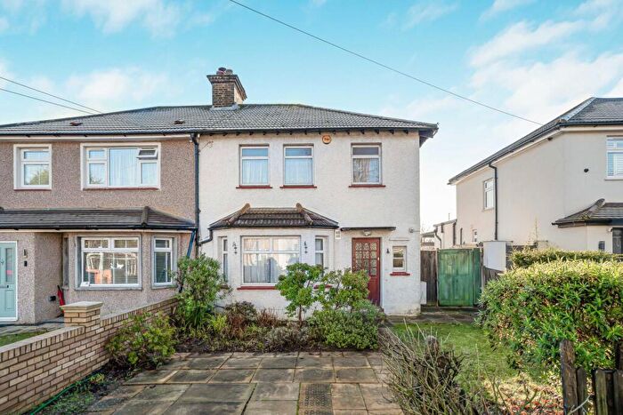 3 Bedroom House For Sale In Lavender Gardens, Enfield, EN2