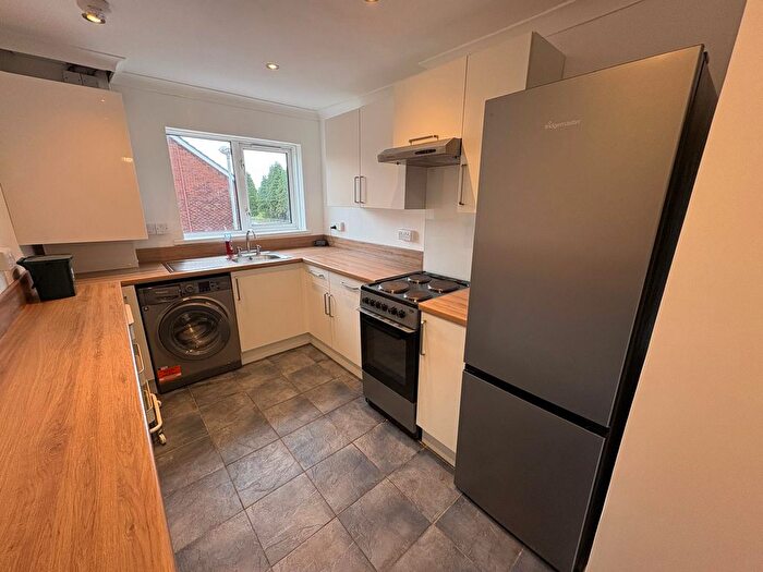 3 Bedroom Flat To Rent In Trewyddfa Gardens, Morriston, Swansea, SA6