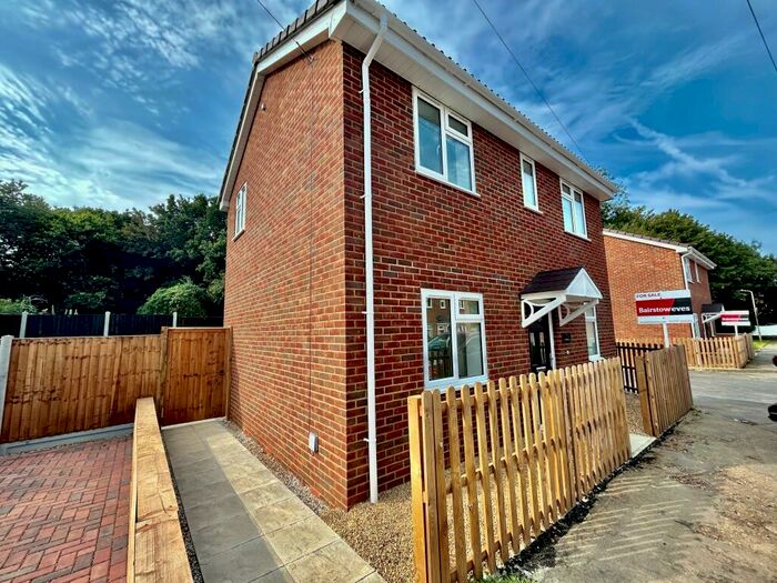 2 Bedroom Semi-Detached House To Rent In Bournbridge Close, Hutton, CM13