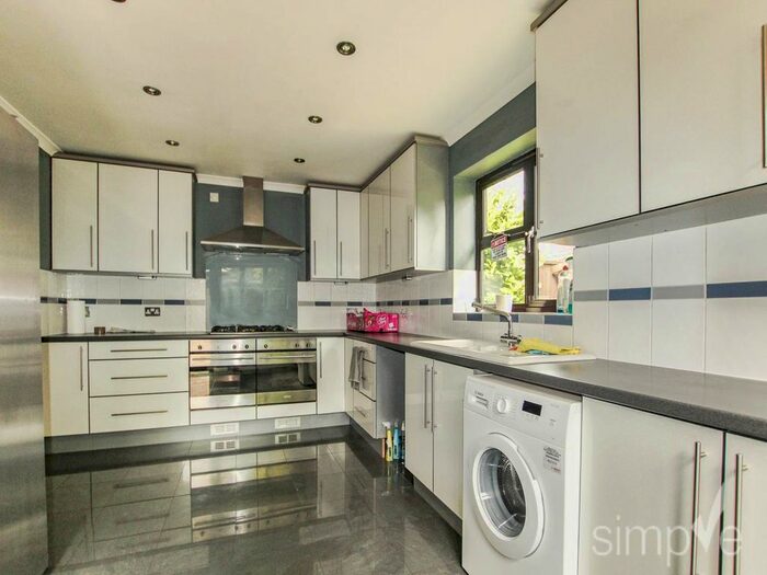 6 Bedroom Property To Rent In Strone Way, Hayes, Middlesex, UB4