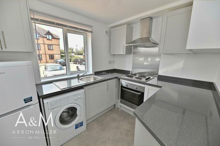 1 Bedroom Flat To Rent In Spring Close, Dagenham, RM8