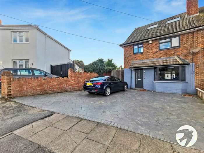 4 Bedroom Semi-Detached House To Rent In Blenheim Drive, Welling, Kent, DA16
