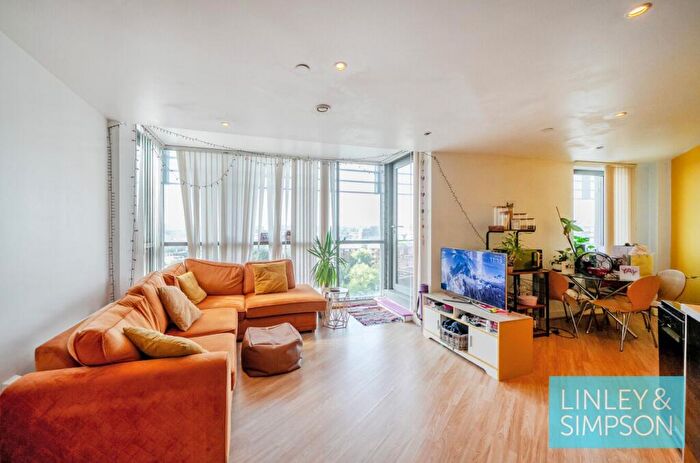 2 Bedroom Flat For Sale In Echo Central, Cross Green Lane, Leeds, Uk, LS9