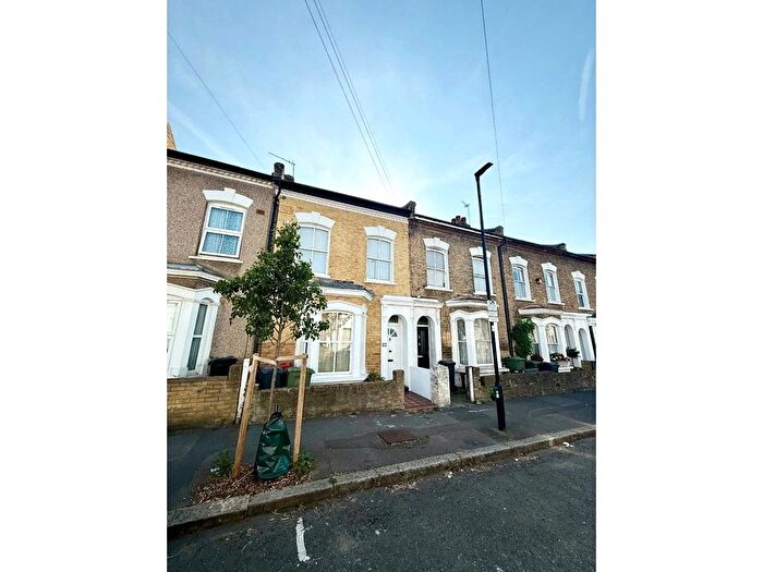 4 Bedroom Terraced House To Rent In Mordaunt Street, Brixton, London, SW9