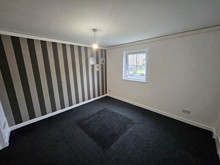 2 Bedroom Flat To Rent In Anwoth Street, Tollcross, G32